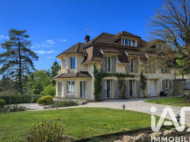 Maison 7 pièces 245 m²