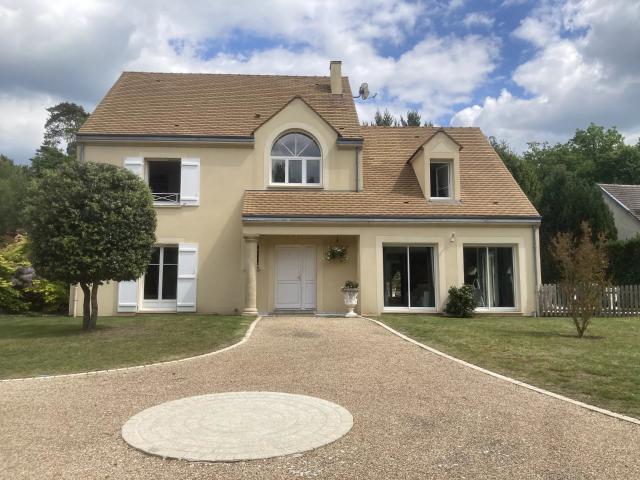 Maison 7 pièces 245 m²