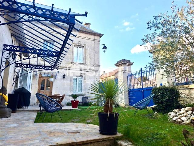 Maison 7 pièces 246 m²
