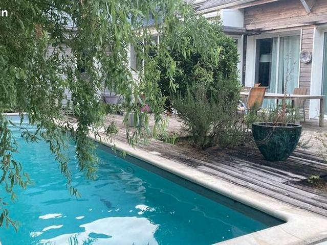 Maison 7 pièces 246 m²