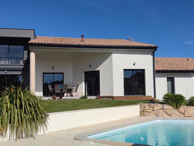 Maison 7 pièces 246 m²