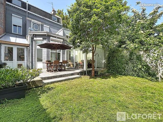 Maison 7 pièces 246 m²
