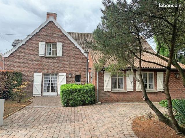 Maison 7 pièces 246 m²