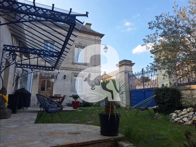 Maison 7 pièces 249 m²