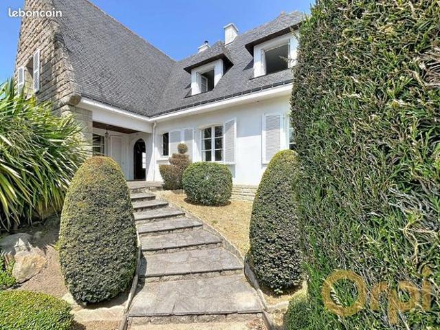 Maison 7 pièces 246 m²