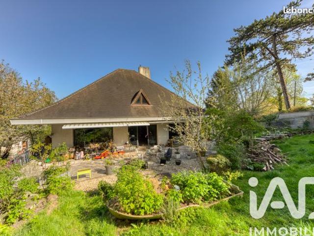Maison 7 pièces 246 m²