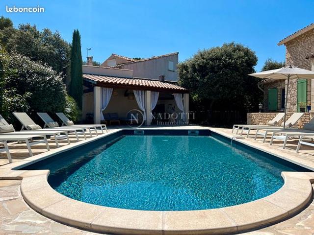 Maison 7 pièces 246 m²