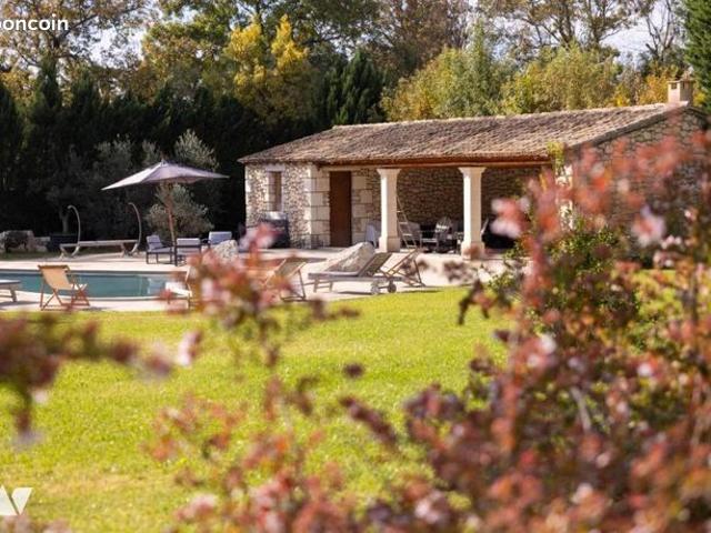 Maison 7 pièces 246 m²