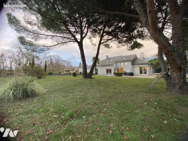 Maison 7 pièces 246 m²