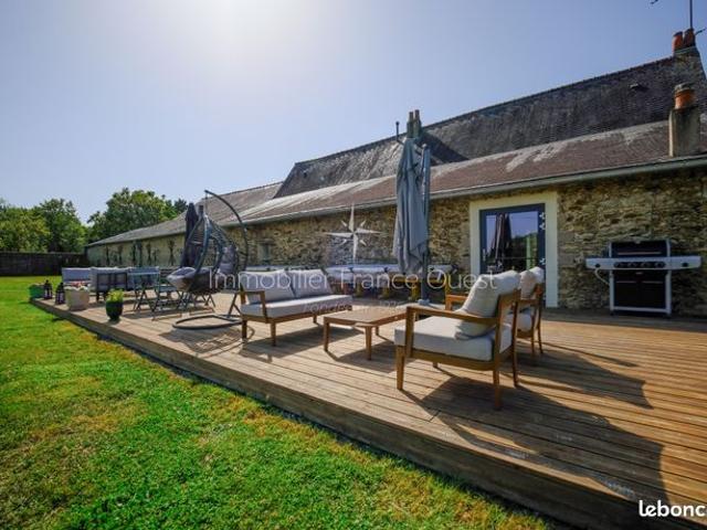 Maison 7 pièces 246 m²
