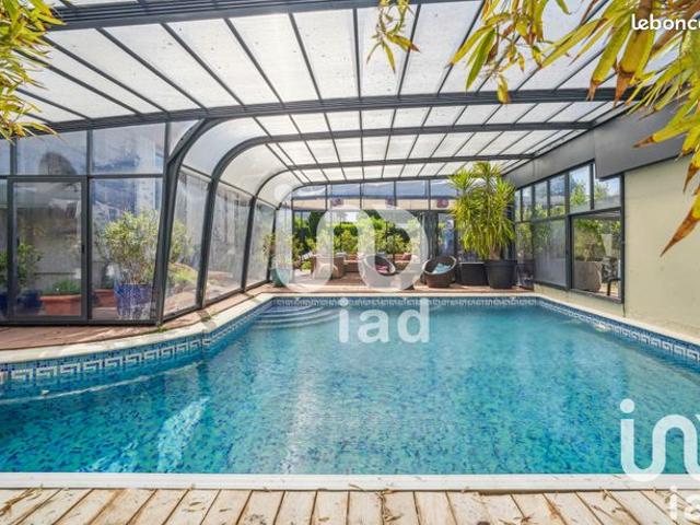 Maison 7 pièces 246 m²