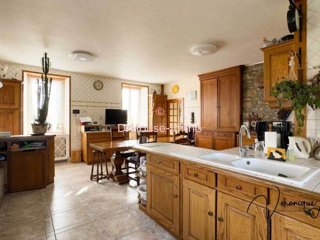 Maison 7 pièces 247 m²