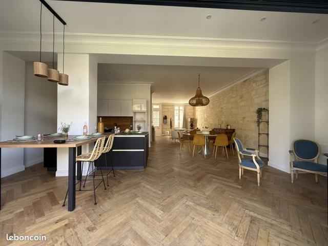 Maison 7 pièces 247 m²