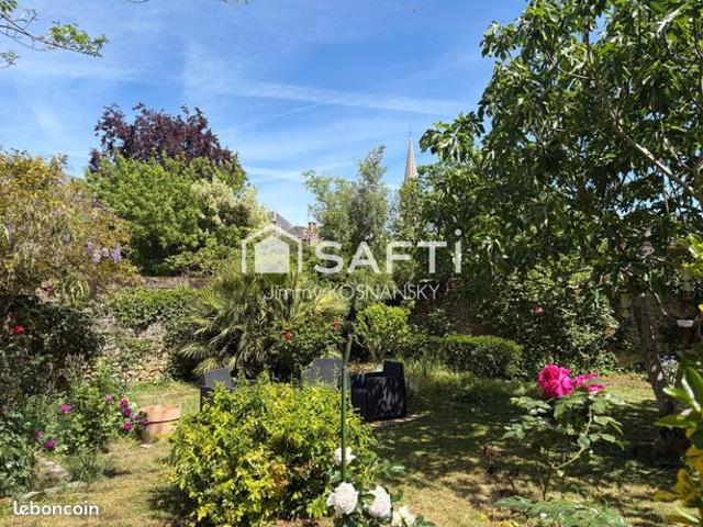 Maison 7 pièces 247 m²