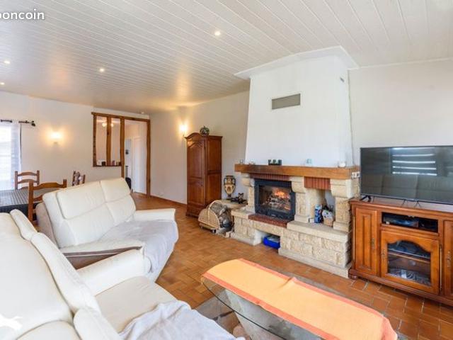 Maison 7 pièces 247 m²