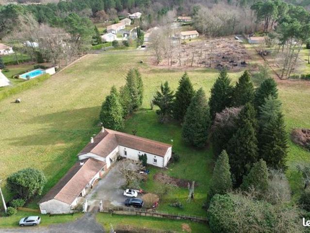 Maison 7 pièces 247 m²