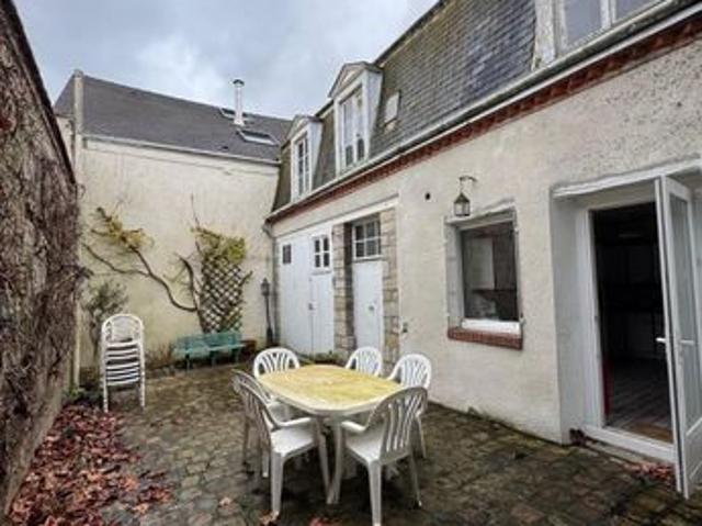 Maison 7 pièces 247 m²