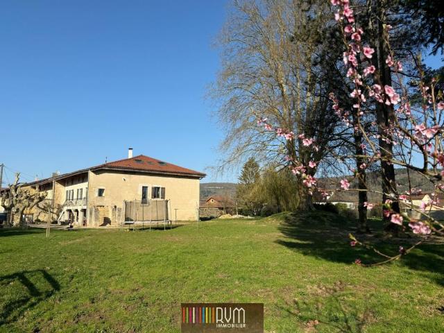 Maison 7 pièces 247 m²