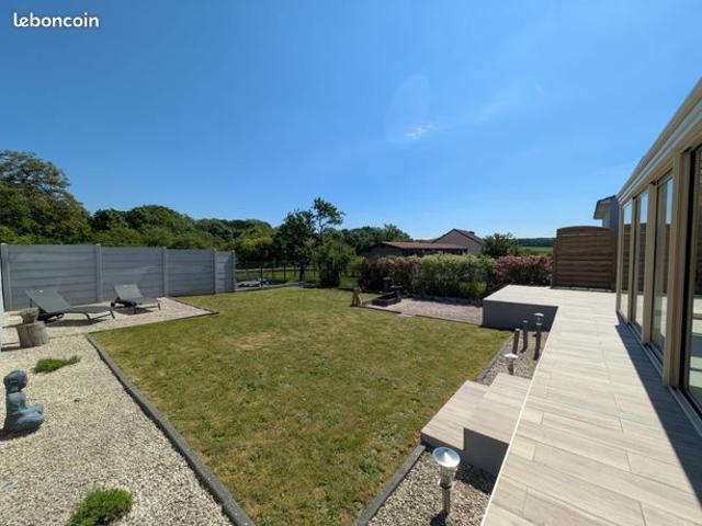 Maison 7 pièces 247 m²