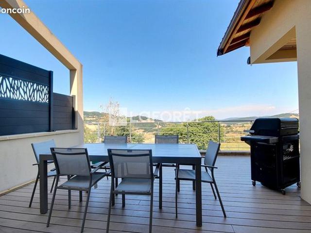 Maison 7 pièces 247 m²