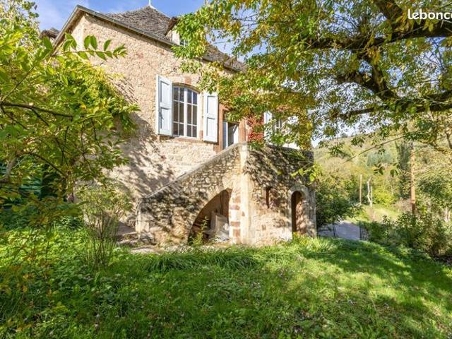 Maison 7 pièces 247 m²
