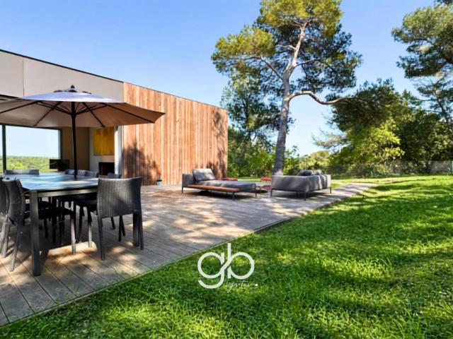 Maison 7 pièces 248 m²