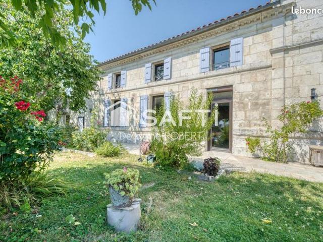 Maison 7 pièces 248 m²