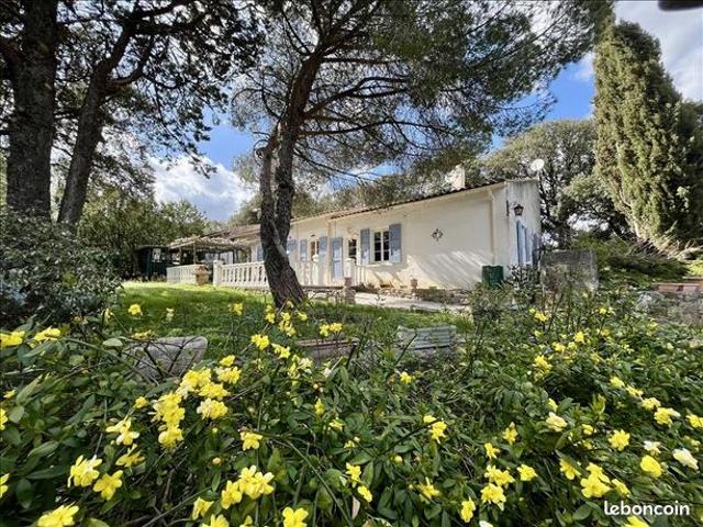 Maison 7 pièces 248 m²