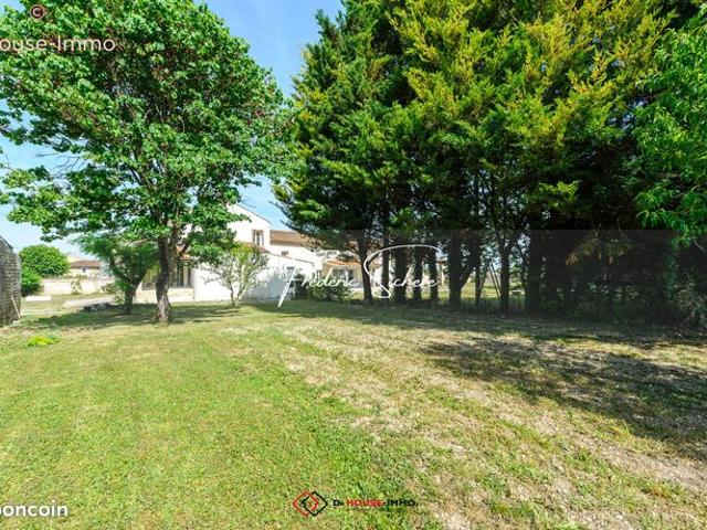Maison 7 pièces 248 m²