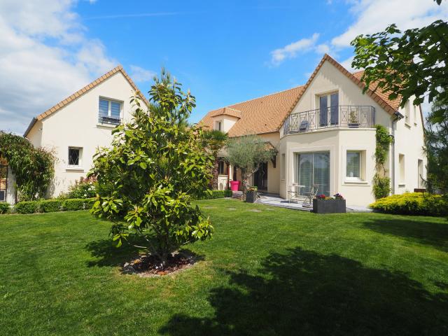 Maison 7 pièces 248 m²