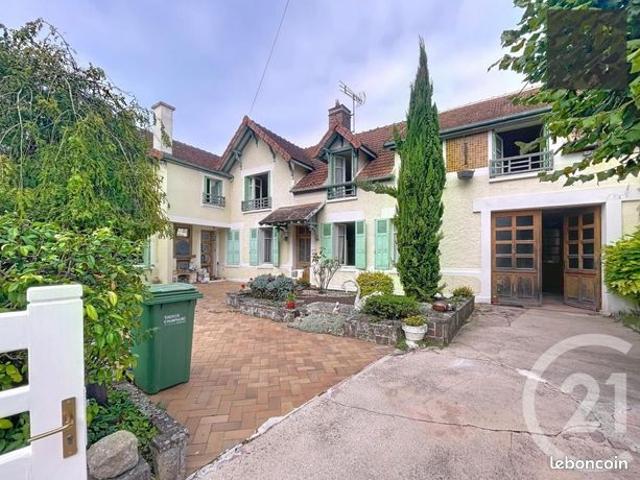 Maison 7 pièces 248 m²