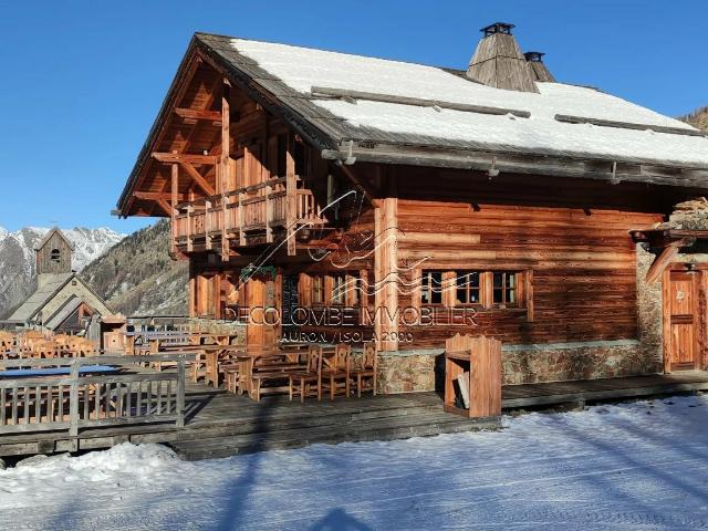 Maison 7 pièces 248 m²