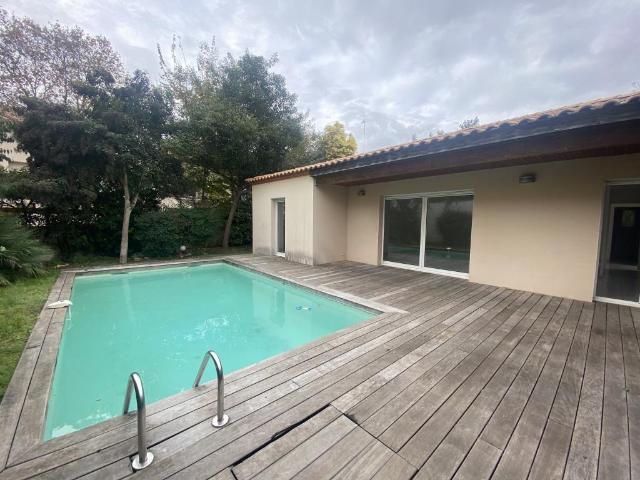 Maison 7 pièces 248 m²