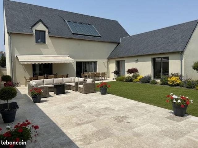 Maison 7 pièces 248 m²