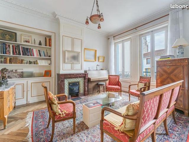 Maison 7 pièces 248 m²