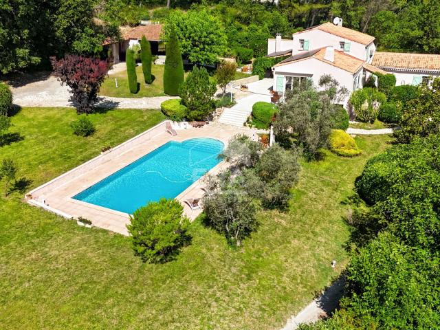 Maison 7 pièces 249 m²
