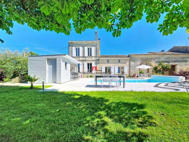 Maison 7 pièces 249 m²