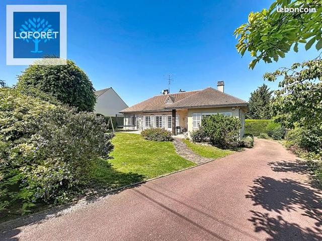 Maison 7 pièces 240 m²