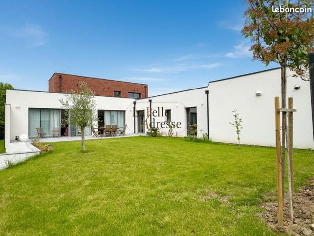 Maison 7 pièces 240 m²