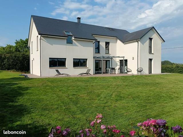 Maison 7 pièces 240 m²