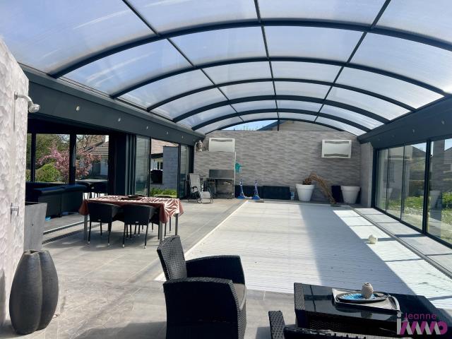 Maison 7 pièces 240 m²