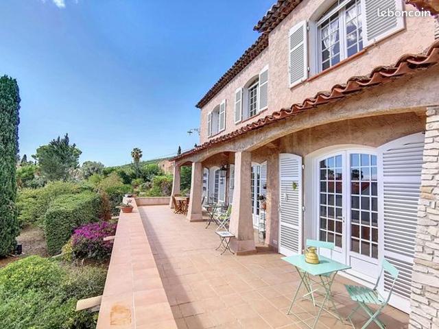 Maison 7 pièces 240 m²