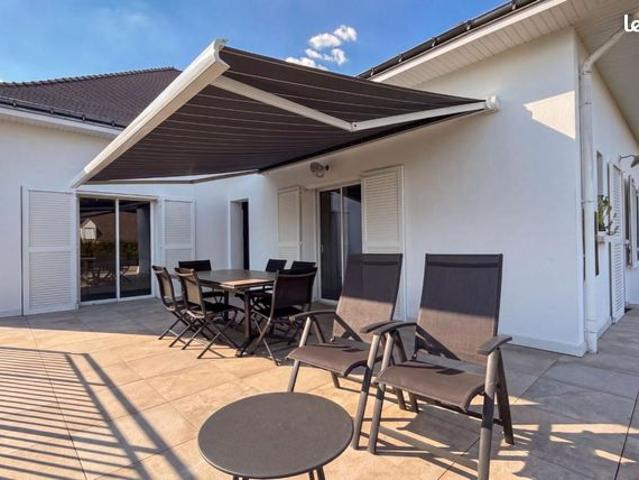 Maison 7 pièces 240 m²