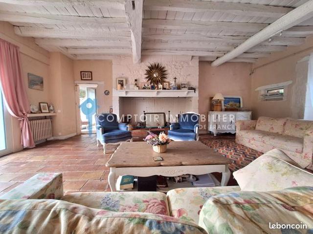 Maison 7 pièces 240 m²