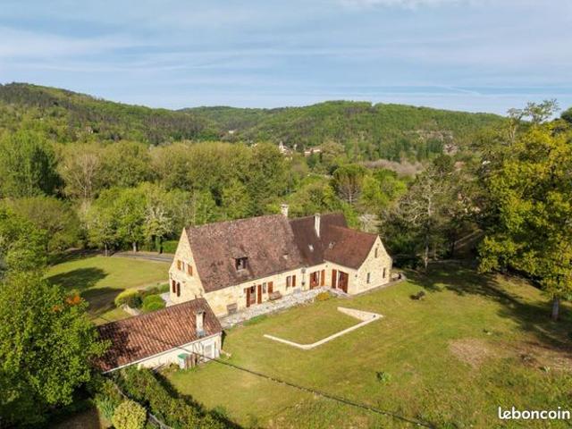 Maison 7 pièces 240 m²