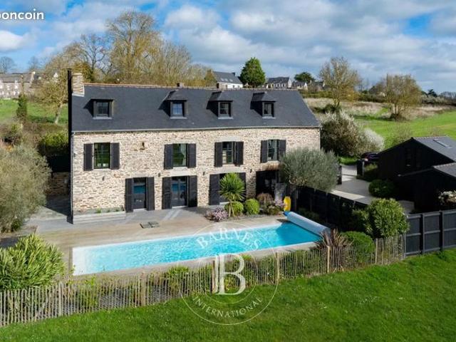 Maison 7 pièces 240 m²