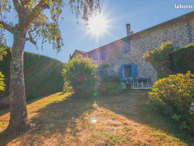 Maison 7 pièces 240 m²