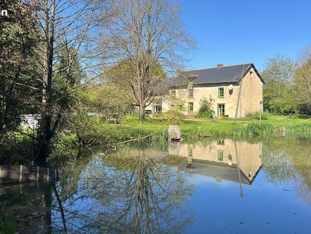 Maison 7 pièces 240 m²
