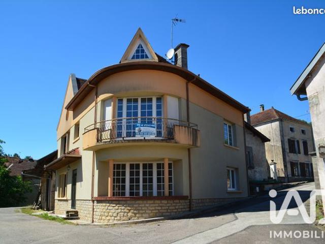 Maison 7 pièces 240 m²