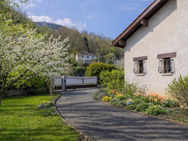 Maison 7 pièces 240 m²